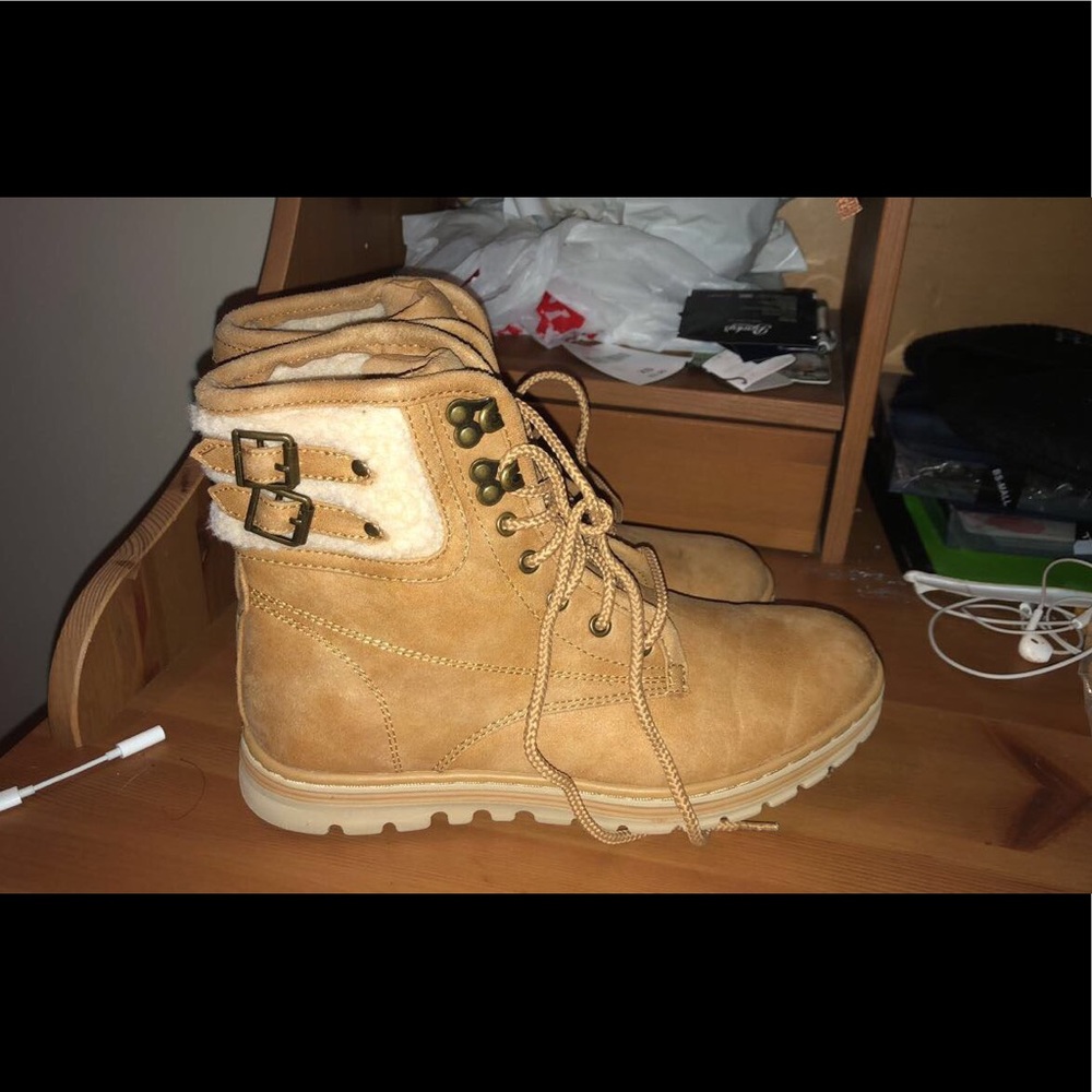 Cliffs by White Mountain Boots